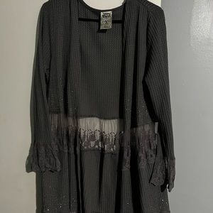 Vocal cardigan - light weight - grey with lace details and small beading - 1X